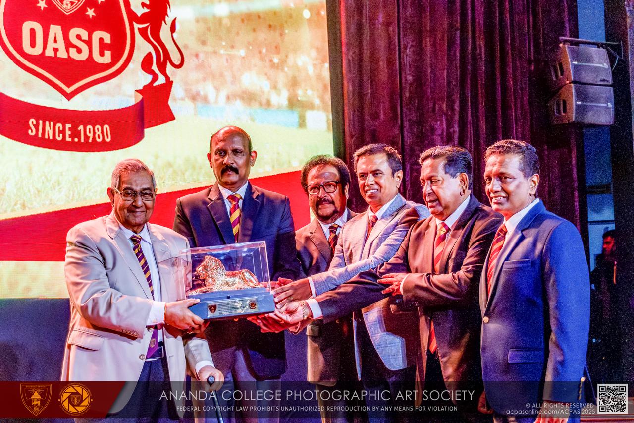 Anuruddha Polonowita Felicitated for Four Decades of Service to Ananda Cricket